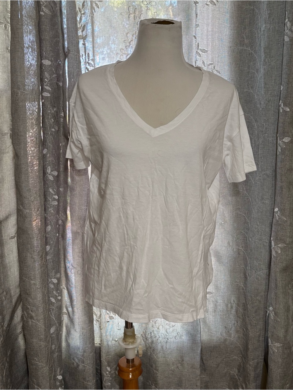 Abercrombie & Fitch Women's White V-Neck Tee